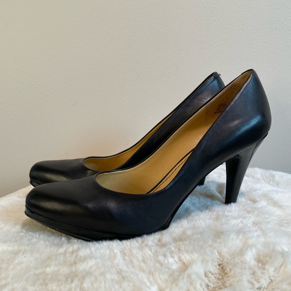 Nine West Leather Pumps (9.5) - Picture 1 of 10